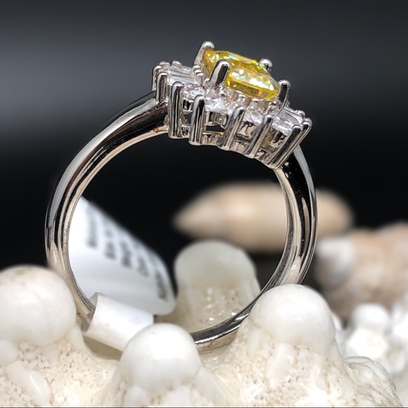 1ct yellow moissanite ring with Certificate - Picture 7 of 10